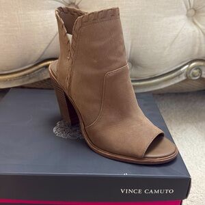 Vince Camuto Kincetta Bootie Womens Open Toe Tan French Taupe sandal Heel 8